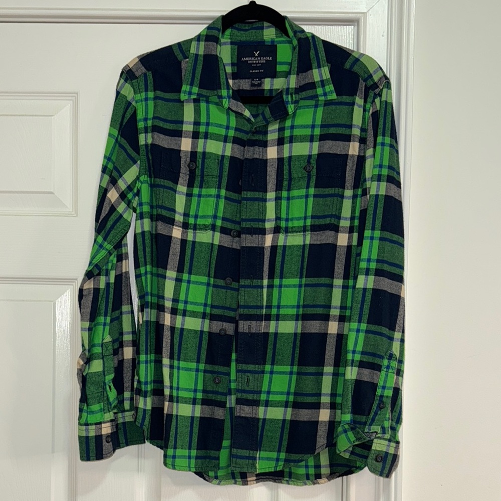 American Eagle Outfitters Men's Green Plaid Shirt